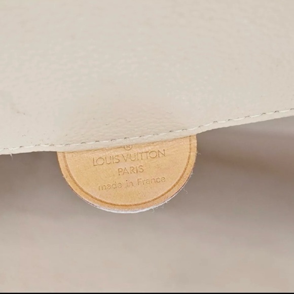 Louis Vuitton makeup bag in very good condition - Picture 12 of 13